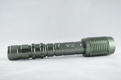 פנס יד לד מקצועי UltraFire חזק ואיכותי במיוחד 5 מצבי תאורה מספק 1600LM