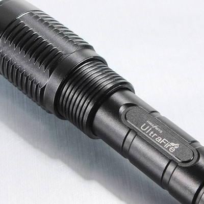 פנס יד לד מקצועי UltraFire חזק ואיכותי במיוחד 5 מצבי תאורה מספק 1600LM