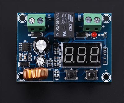 בקר לניתוק מתח מתוכנת והגנה במתח נמוך Low Voltage Disconnect Protection Module DC Output