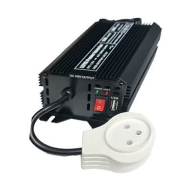 ממיר מתח 12V 600W לשימוש ברכב או ממצבר 12V הספק כללי 600W להפעלת מכשירים חשמליים ברכב ללא צורך בגנרטור ישירות מהמצבר ל 220V .הספק 600 וואט, מתאים להפעלת כלי עבודה, מערכת הגברה ביתית או רמקולים מוגברים ברכב עד 800W ממיר מתח 12V 600W לשימוש ברכב או ממצבר 12V הספק כללי 600W