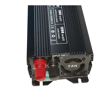 ממיר מתח 12V 600W לשימוש ברכב או ממצבר 12V הספק כללי 600W להפעלת מכשירים חשמליים ברכב ללא צורך בגנרטור ישירות מהמצבר ל 220V .הספק 600 וואט, מתאים להפעלת כלי עבודה, מערכת הגברה ביתית או רמקולים מוגברים ברכב עד 800W ממיר מתח 12V 600W לשימוש ברכב או ממצבר 12V הספק כללי 600W