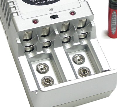 מטען ל- 3 סוגי סוללות + 4 סוללות 3000MAH AA מסוג Ni-Mh